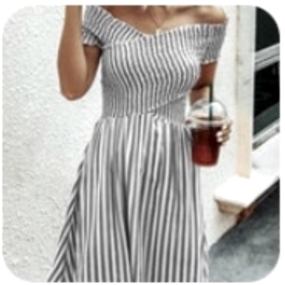 SOLD-Vacation /Easy Wear fun Summer Dress